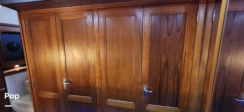 Slide: The Image of Carver Yachts 4207 1988 - 15251995