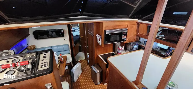 Slide: The Image of Carver Yachts 4207 1988 - 15252001