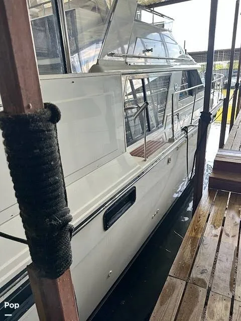 Slide: The Image of Carver Yachts 4207 1988 - 15599638