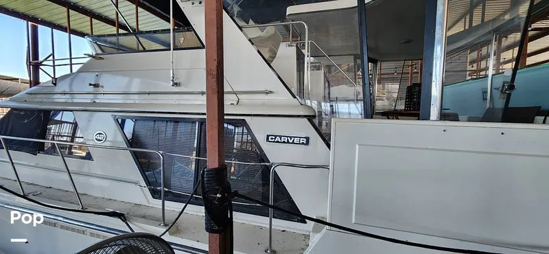 Slide: The Image of Carver Yachts 4207 1988 - 15195340