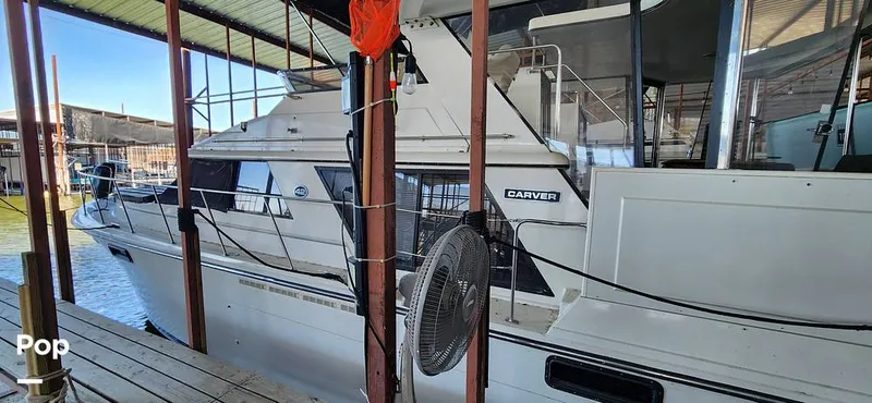 Slide: The Image of Carver Yachts 4207 1988 - 15195342