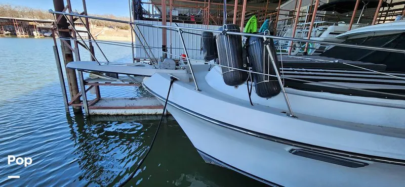 Slide: The Image of Carver Yachts 4207 1988 - 15195349