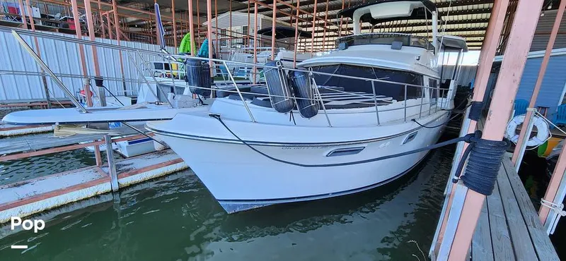 Slide: The Image of Carver Yachts 4207 1988 - 15195355