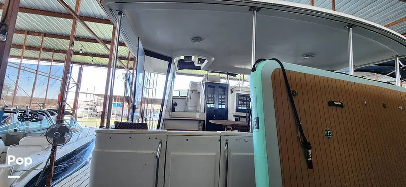 Slide: The Image of Carver Yachts 4207 1988 - 15195358