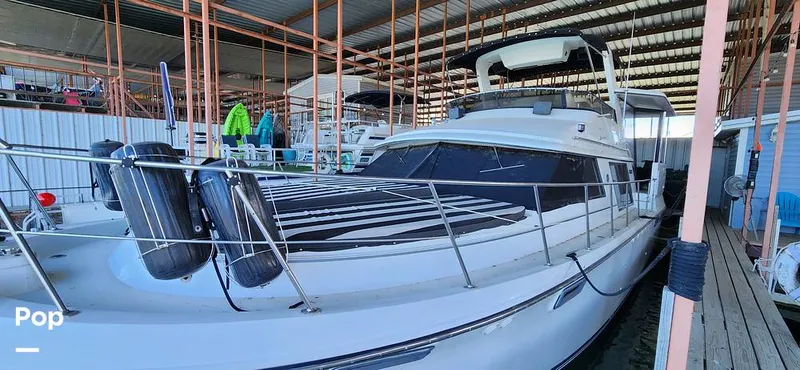 Slide: The Image of Carver Yachts 4207 1988 - 15195348