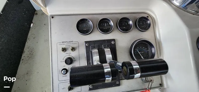 Slide: The Image of Carver Yachts 4207 1988 - 15195376