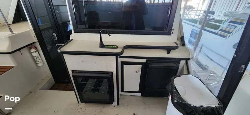 Slide: The Image of Carver Yachts 4207 1988 - 15195380