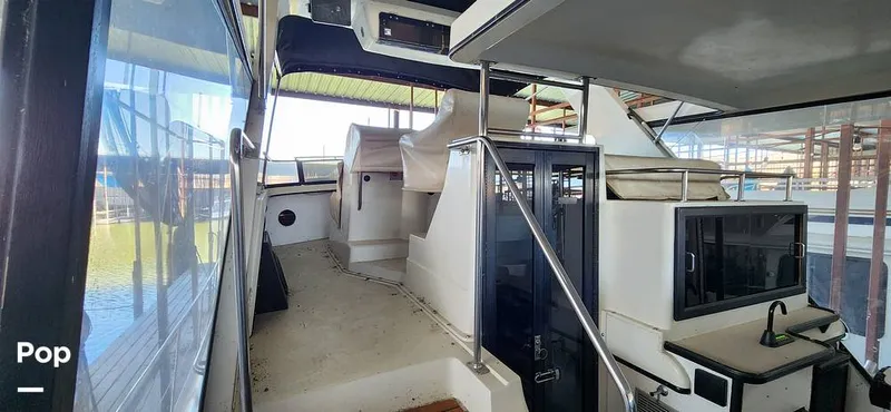 Slide: The Image of Carver Yachts 4207 1988 - 15195381