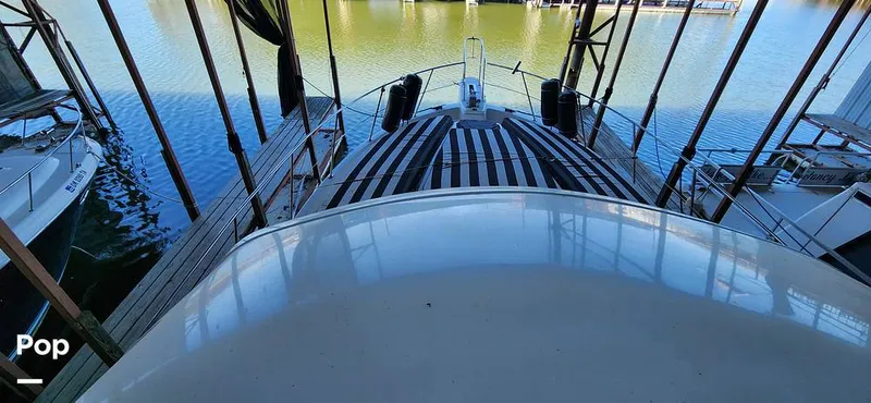 Slide: The Image of Carver Yachts 4207 1988 - 15195383