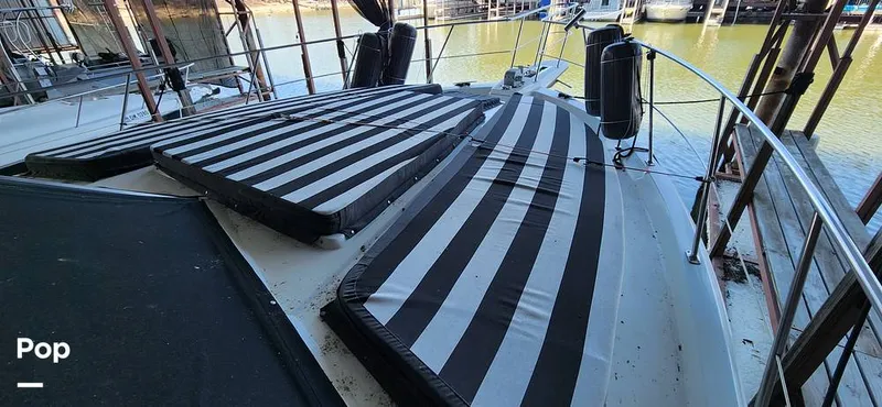 Slide: The Image of Carver Yachts 4207 1988 - 15195384