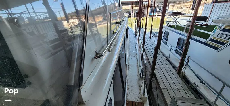 Slide: The Image of Carver Yachts 4207 1988 - 15195385