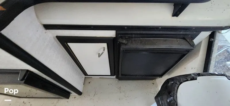 Slide: The Image of Carver Yachts 4207 1988 - 15195386