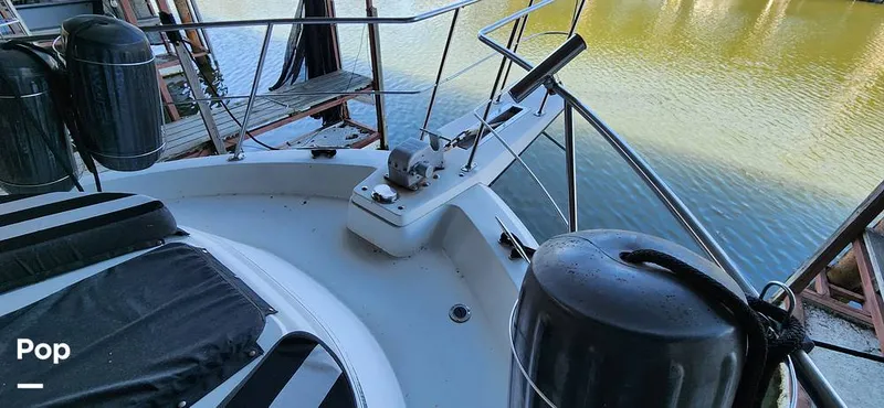 Slide: The Image of Carver Yachts 4207 1988 - 15195392