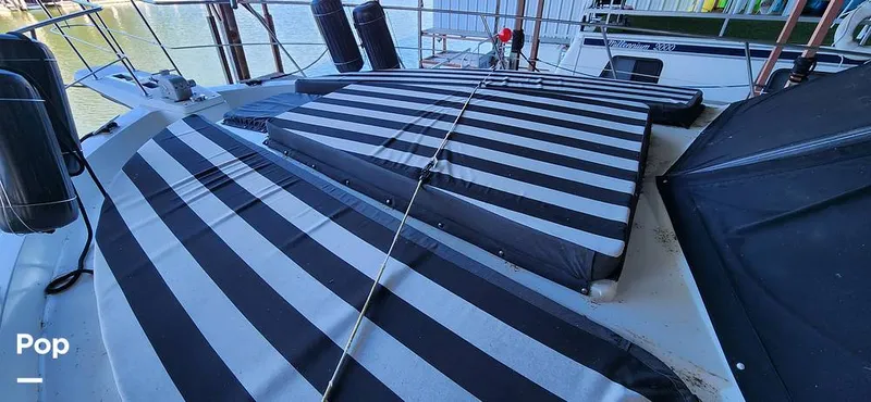 Slide: The Image of Carver Yachts 4207 1988 - 15195393