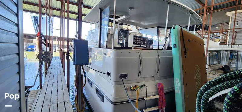 Slide: The Image of Carver Yachts 4207 1988 - 15195336