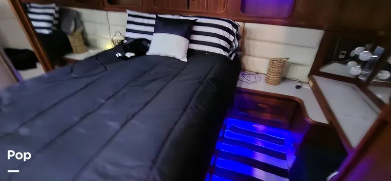 Slide: The Image of Carver Yachts 4207 1988 - 15251980