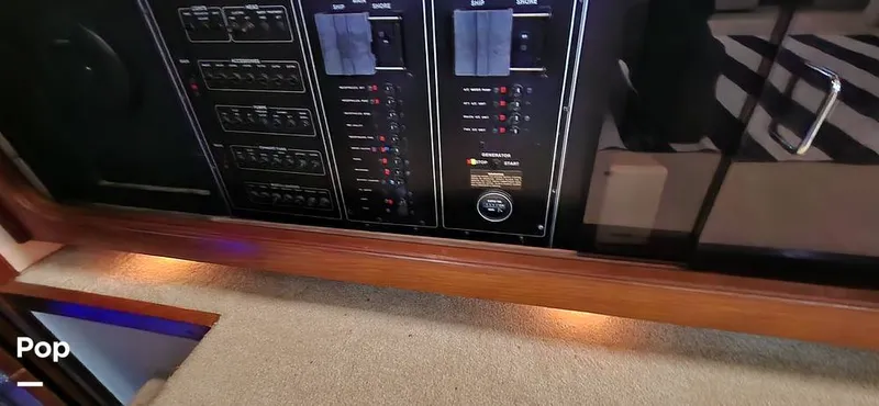 Slide: The Image of Carver Yachts 4207 1988 - 15251939