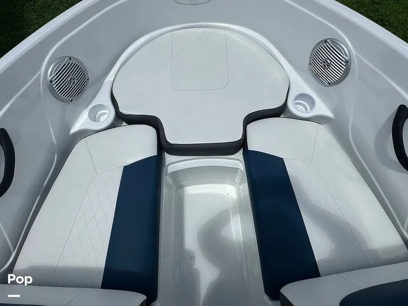 Slide: The Image of Tahoe 450ts 2021 - 15814820