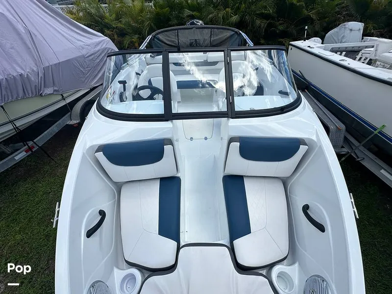 Slide: The Image of Tahoe 450ts 2021 - 15814830