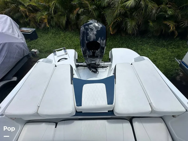 Slide: The Image of Tahoe 450ts 2021 - 15814835