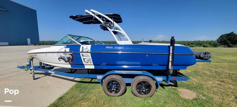 The Image of Sanger V215 2013 - 15379404