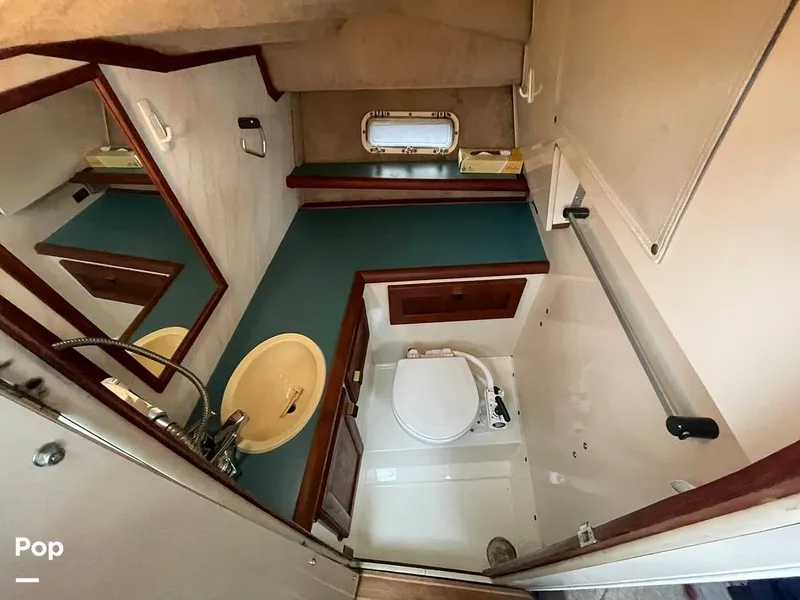 Slide: The Image of Bayliner Ciera 2858 Command Bridge 1989 - 15195103