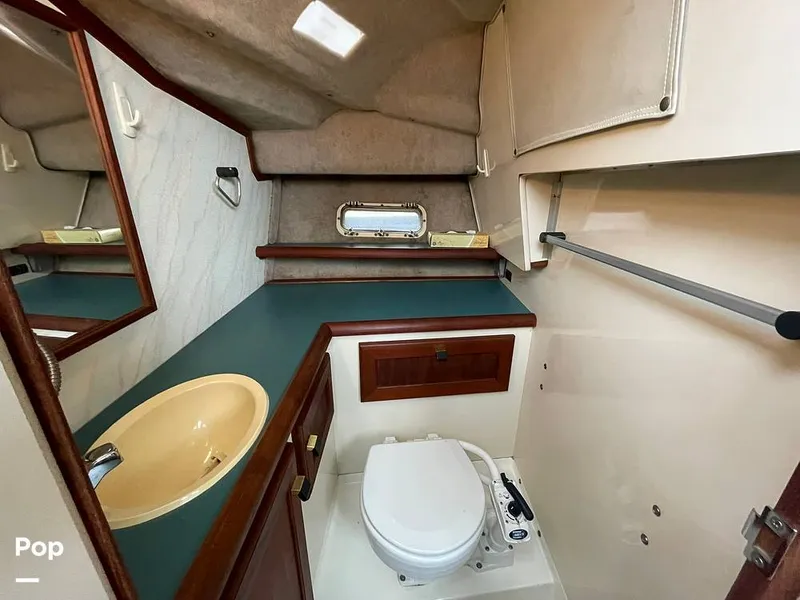 Slide: The Image of Bayliner Ciera 2858 Command Bridge 1989 - 15195120