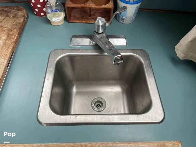 Slide: The Image of Bayliner Ciera 2858 Command Bridge 1989 - 15195129