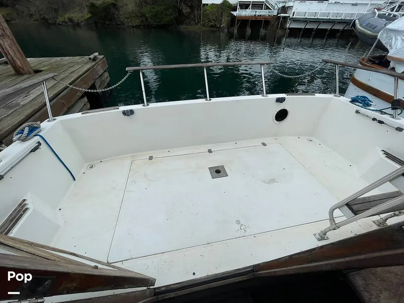 Slide: The Image of Bayliner Ciera 2858 Command Bridge 1989 - 15195146