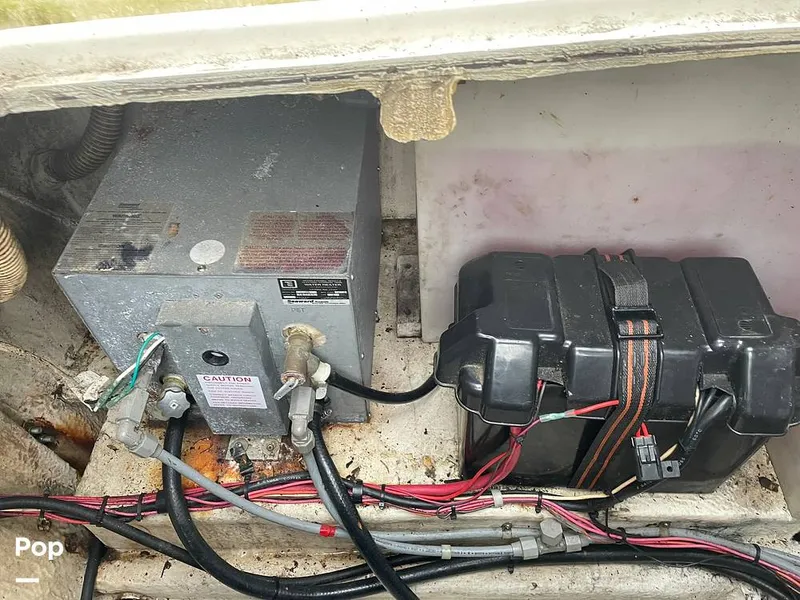 Slide: The Image of Bayliner Ciera 2858 Command Bridge 1989 - 15195167