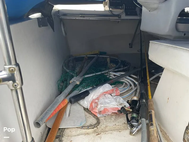 Slide: The Image of Bayliner Ciera 2858 Command Bridge 1989 - 15195171