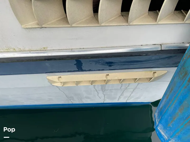 Slide: The Image of Bayliner Ciera 2858 Command Bridge 1989 - 15195197