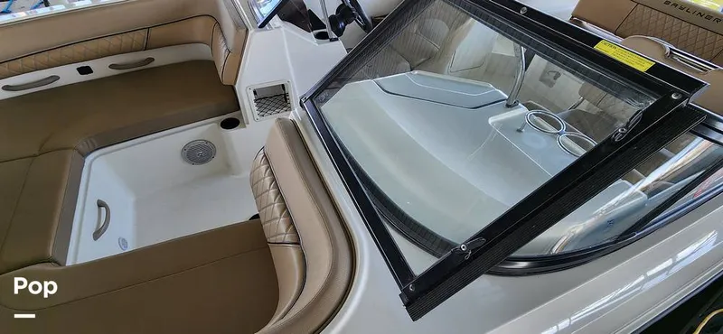 Slide: The Image of Bayliner DX2200 2023 - 15187926
