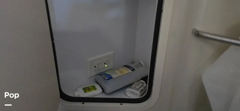 Slide: The Image of Sea Ray 300 Sundancer 2006 - 15223870