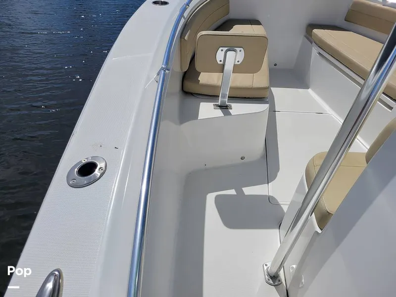 Slide: The Image of Release 240 RX 2020 - 15233078