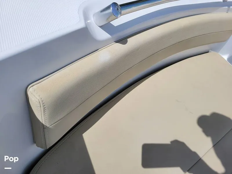 Slide: The Image of Release 240 RX 2020 - 15233083