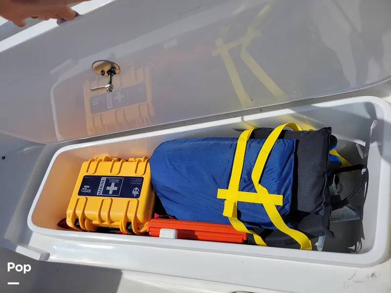 Slide: The Image of Release 240 RX 2020 - 15233085