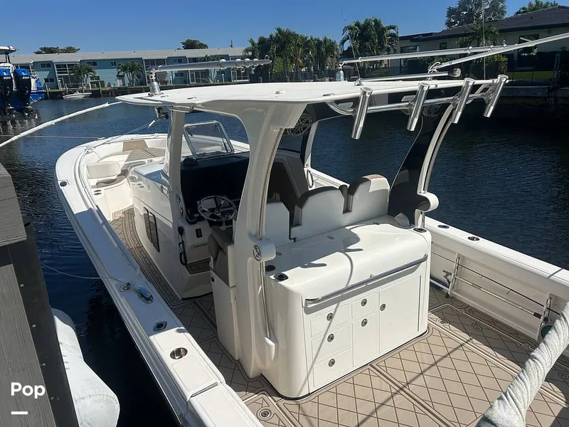 Slide: The Image of Edgewater 368CC 2016 - 15213660