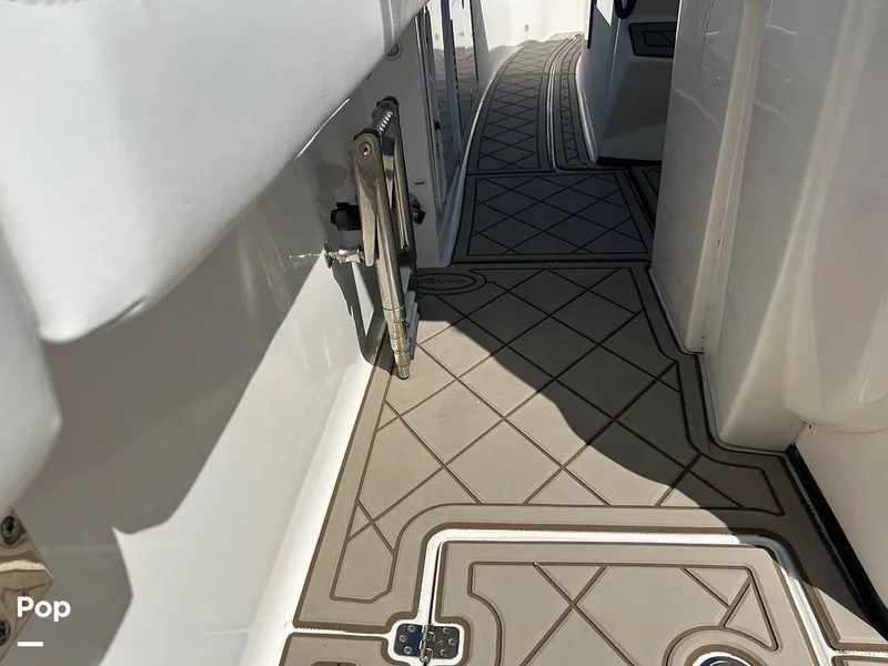 Slide: The Image of Edgewater 368CC 2016 - 15213769