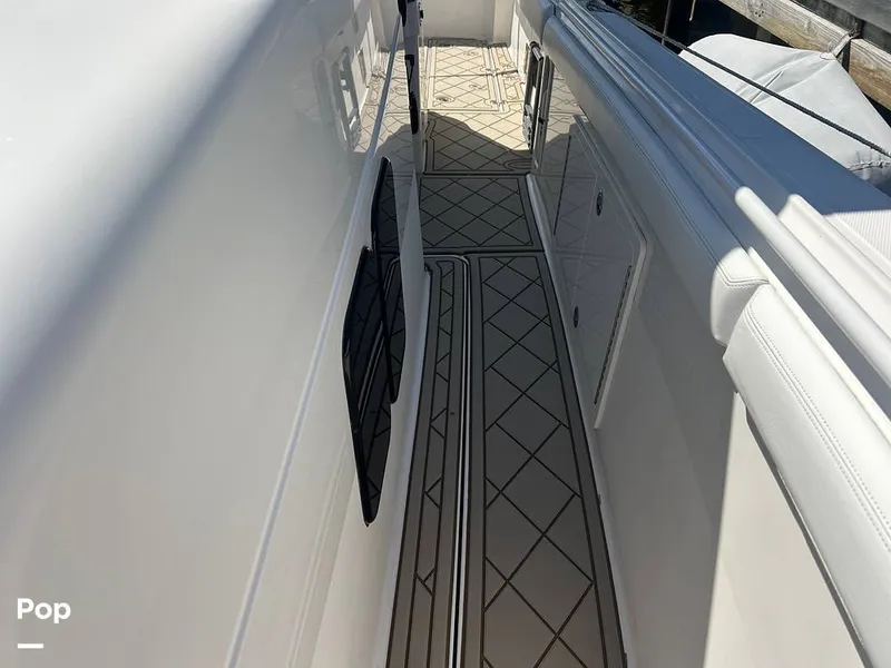 Slide: The Image of Edgewater 368CC 2016 - 15213781