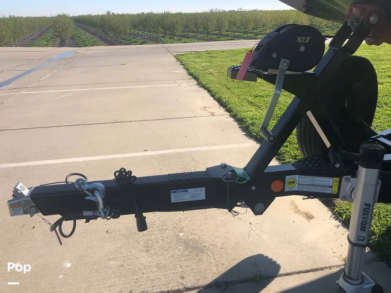 Slide: The Image of Mastercraft XT22 2021 - 15222025