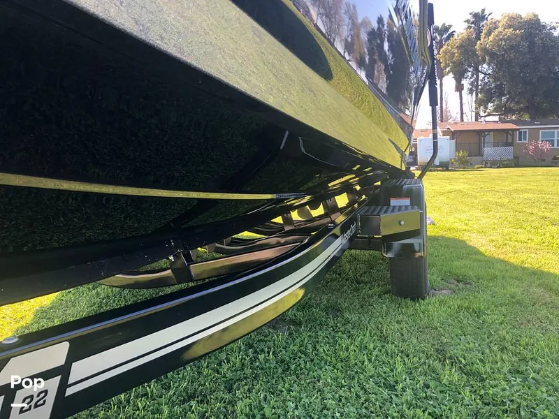 Slide: The Image of Mastercraft XT22 2021 - 15221548
