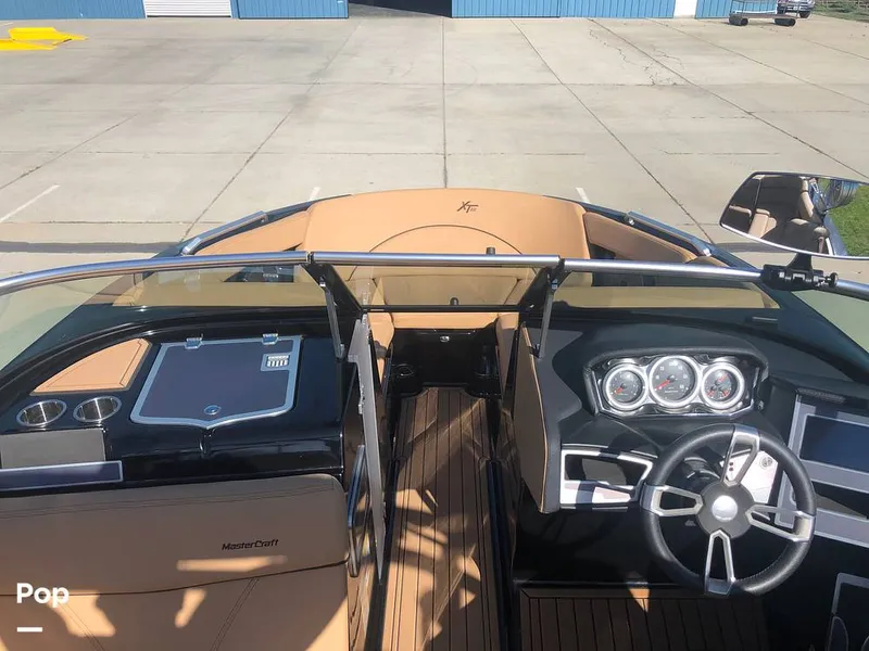 Slide: The Image of Mastercraft XT22 2021 - 15221552