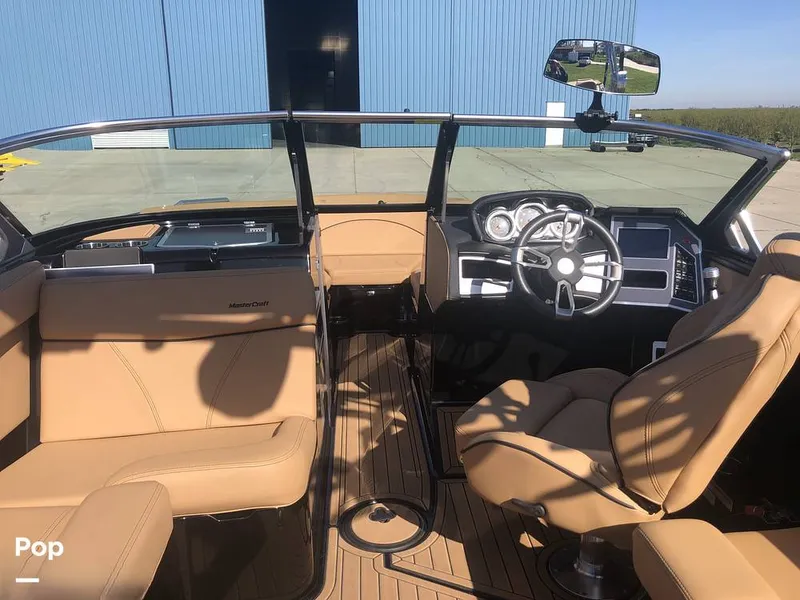 Slide: The Image of Mastercraft XT22 2021 - 15221551