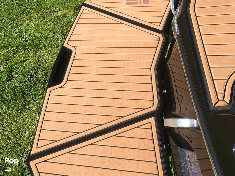 Slide: The Image of Mastercraft XT22 2021 - 15221571