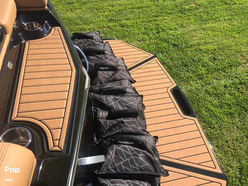 Slide: The Image of Mastercraft XT22 2021 - 15221573