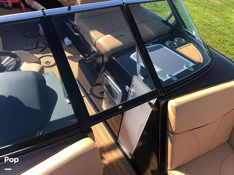 Slide: The Image of Mastercraft XT22 2021 - 15221744