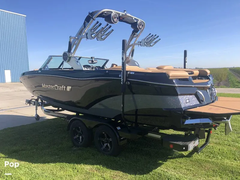 Slide: The Image of Mastercraft XT22 2021 - 15221520