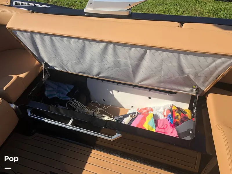 Slide: The Image of Mastercraft XT22 2021 - 15221758