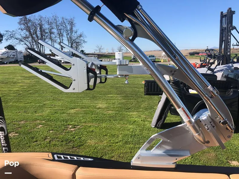 Slide: The Image of Mastercraft XT22 2021 - 15221768